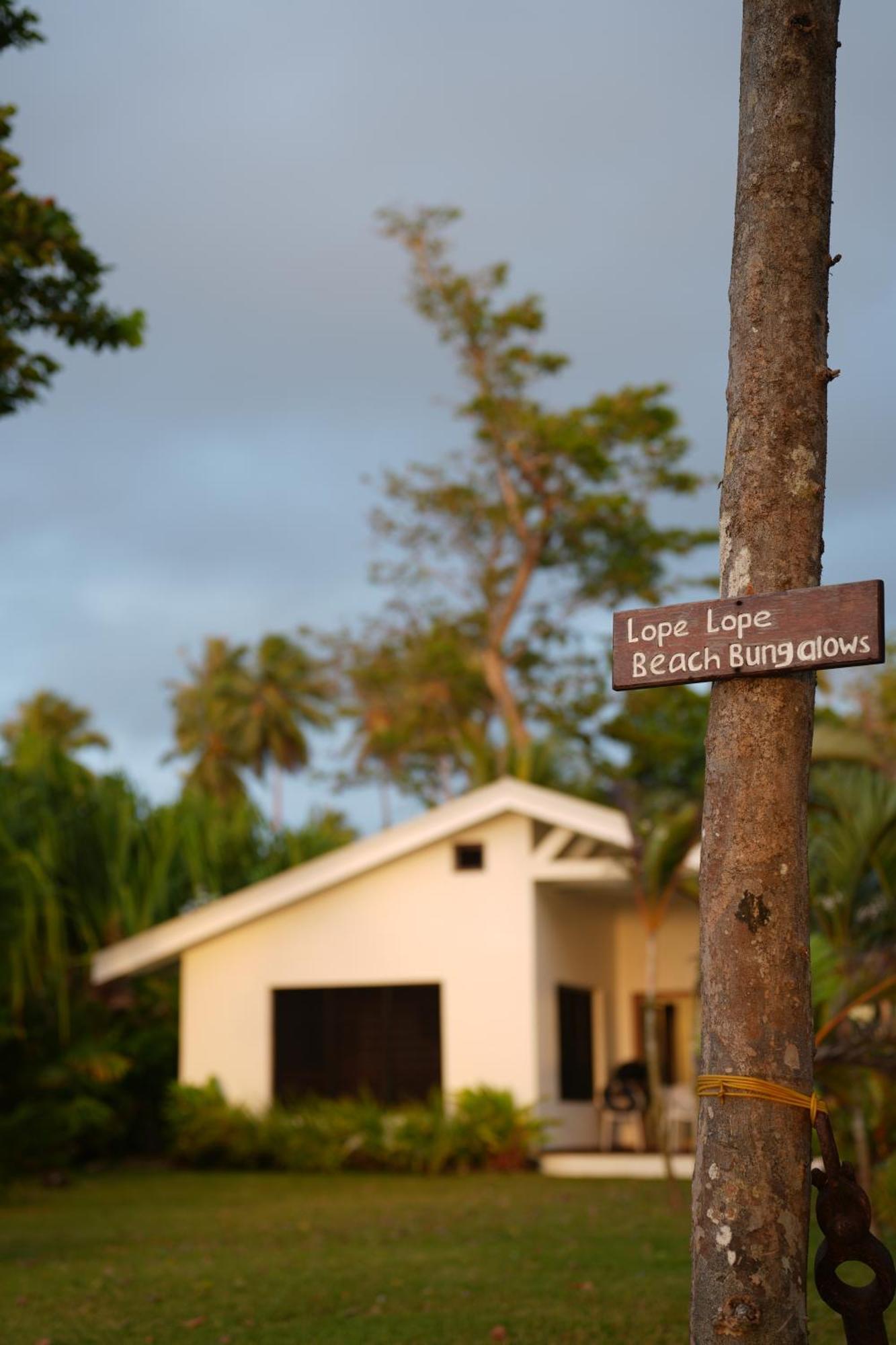 Lope Lope Beach Bungalows Luganville Kültér fotó